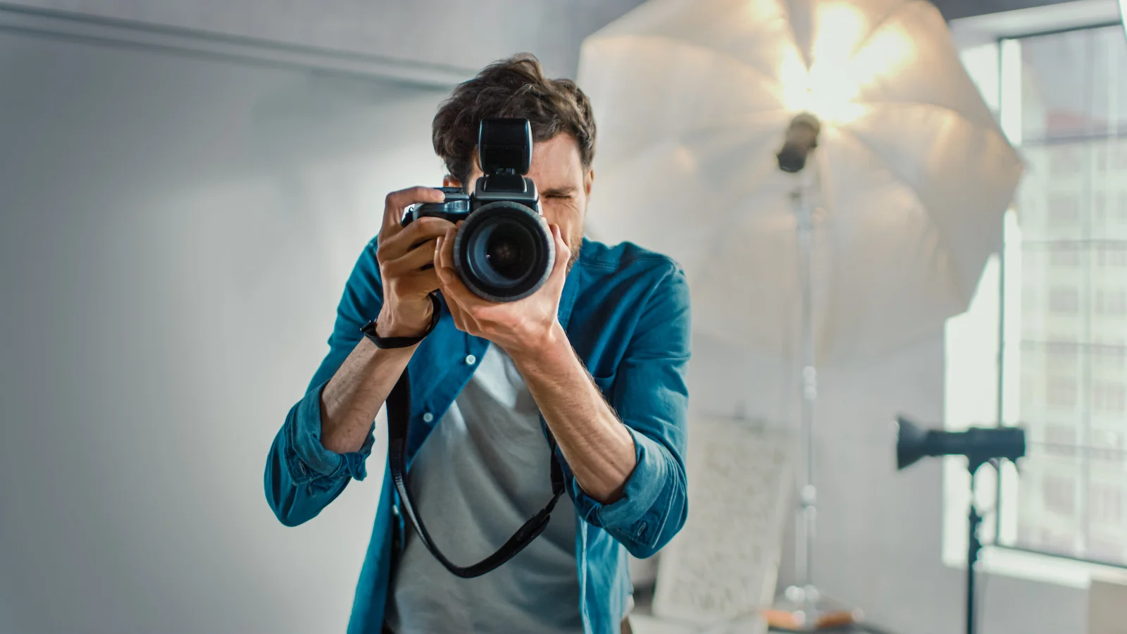 Beyond the Flash: Mastering Light & Emotion in Event Photography